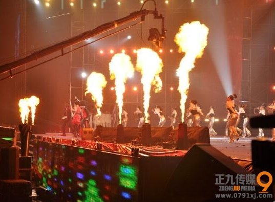 噴火機(jī),煙霧機(jī),舞臺(tái)噴火機(jī) 噴火機(jī),煙霧機(jī),舞臺(tái)噴火機(jī)